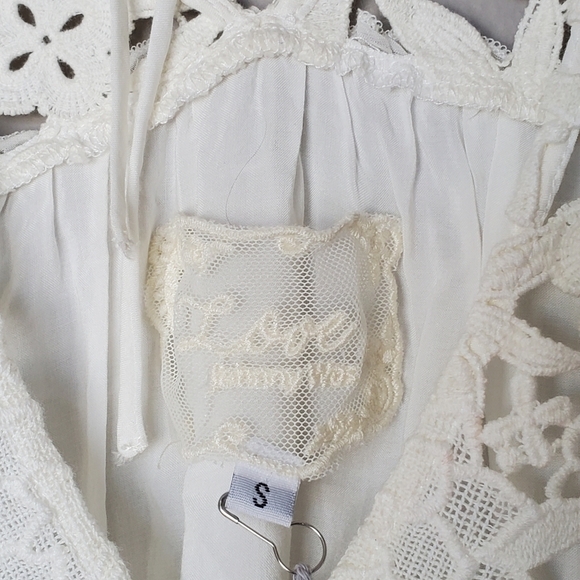 Johnny Was White Jude Crochet V Neck Blouse NWOT - Picture 9 of 11